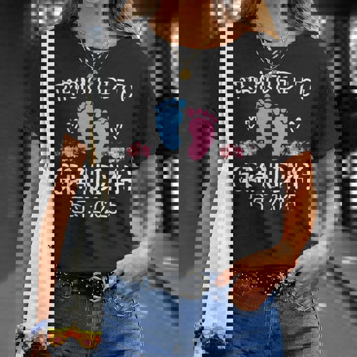 Promoted To Grandma 2025Oon To Be Grandma 母の日 2025 Tシャツ 彼女への贈り物
