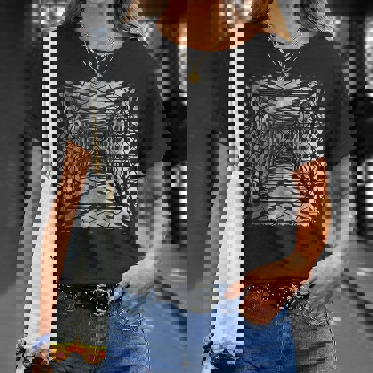 Pylon East London イングランド写真アートワーク アンティーク調 Tシャツ 彼女への贈り物