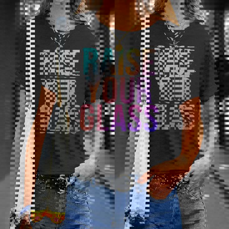 Raise Your Glass Pink Cheers Party Tシャツ 彼女への贈り物