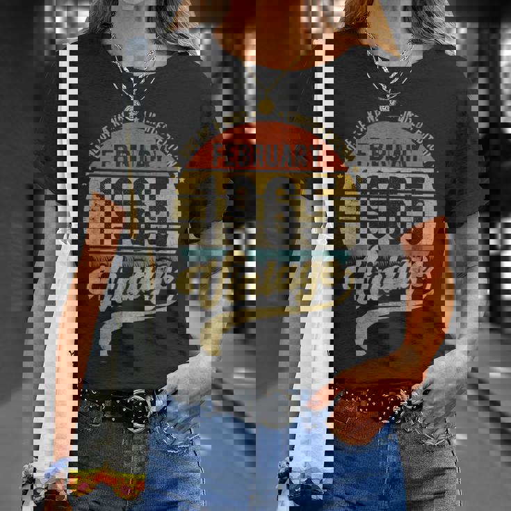 Reto 57歳の誕生日 57歳 1965年2月生まれ Tシャツ 彼女への贈り物