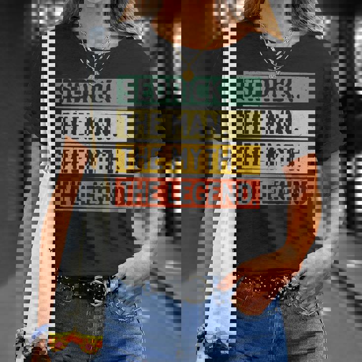Sedrick The Man The Myth The Legend面白い パーソナライズ 引用 Tシャツ 彼女への贈り物