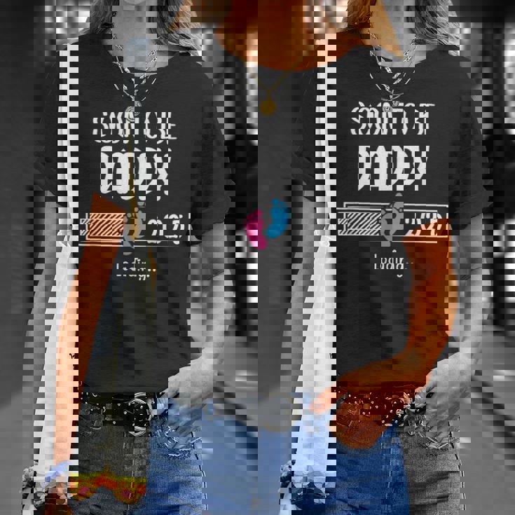 Soon To Be Daddy 2025 Loading Father First Time Dad Est 2025 Tシャツ 彼女への贈り物