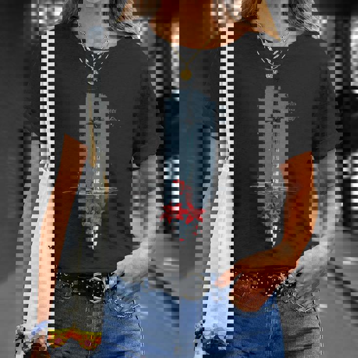 Spider Lily の 曼珠沙華 と アニメ の 戦士の剣 の エッジの効いたアニメ の 美的感覚 Tシャツ 彼女への贈り物