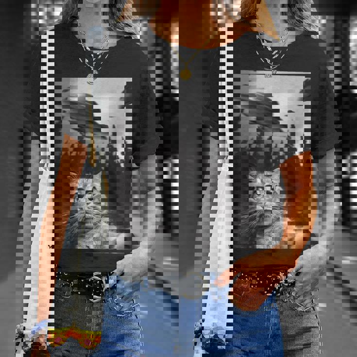 Ufo と面白い猫のセルフィー Tシャツ 彼女への贈り物