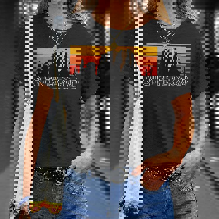 Wanderlust Canyon & Mountains On The Road Tシャツ 彼女への贈り物