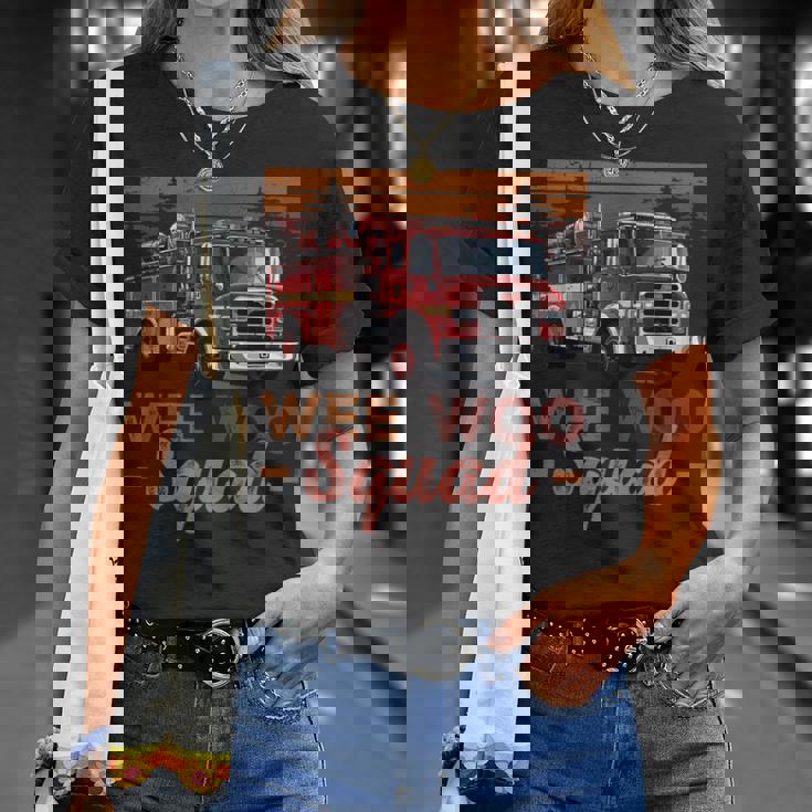 Wee Wooquad 消防車 消防士 ヴィンテージ 消防車 Tシャツ 彼女への贈り物