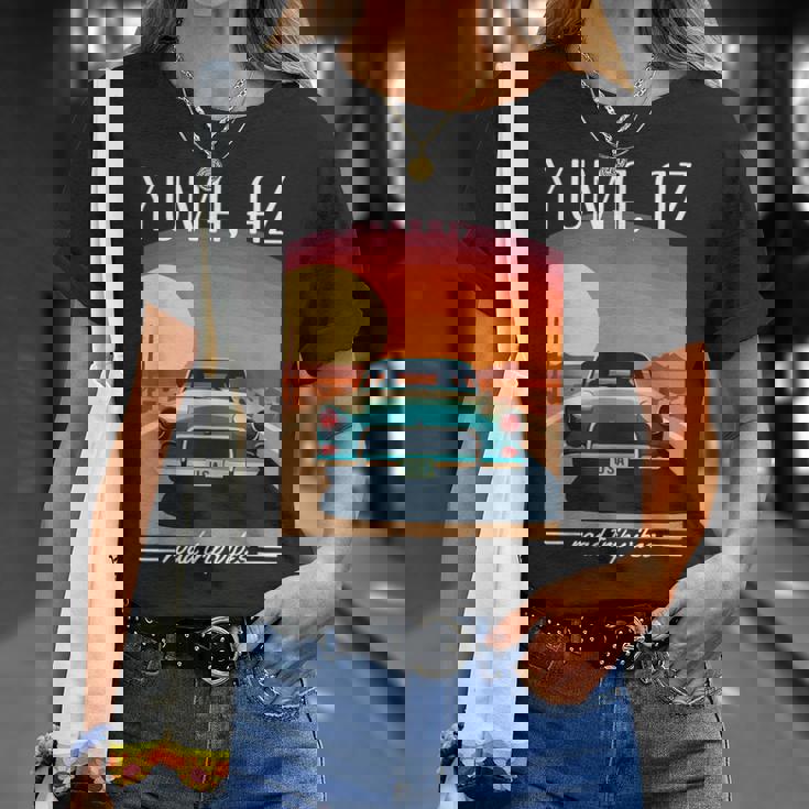 Yuma Az レトロハイウェイ ノスタルジック ヴィンテージカーデザイン Tシャツ 彼女への贈り物