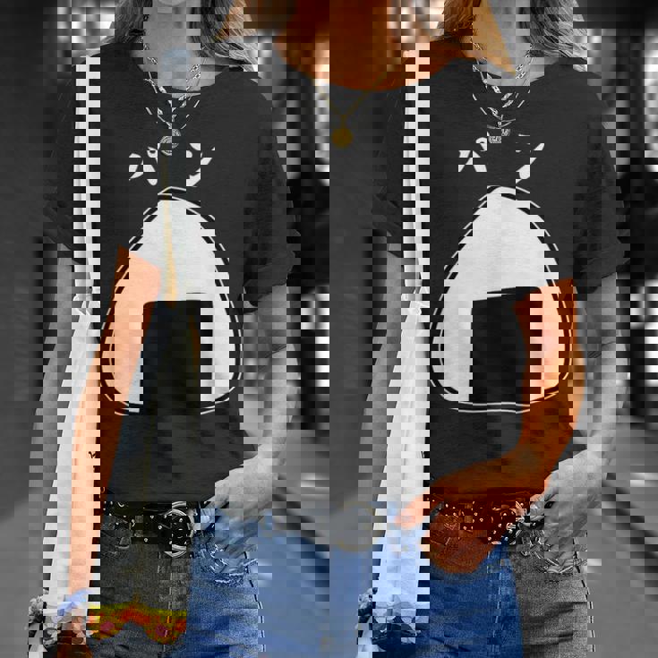 おにぎりパン パンとおにぎり：伝統とモダンの融合 Tシャツ 彼女への贈り物