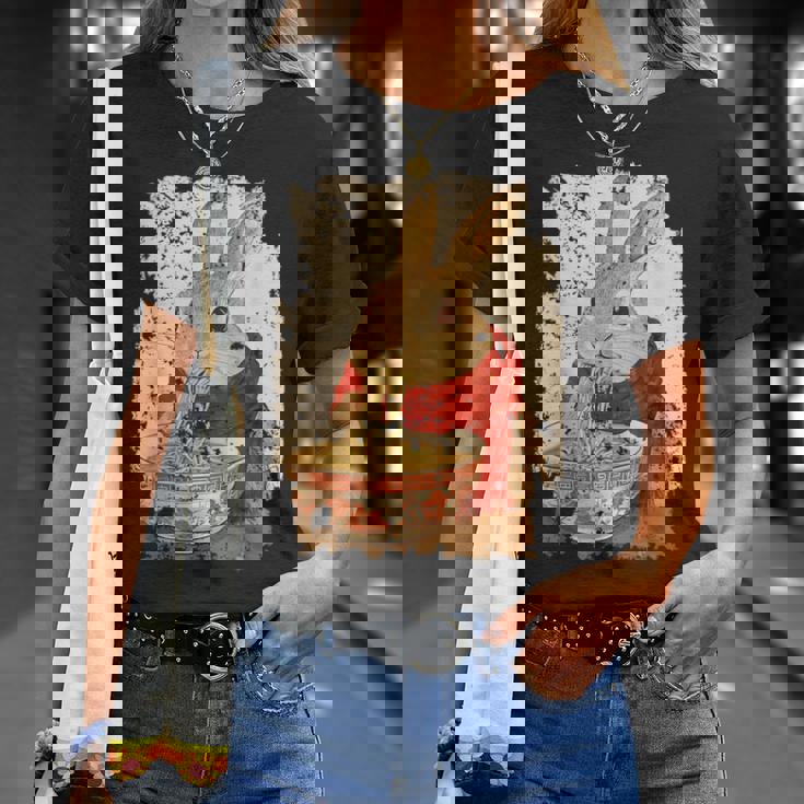 かわいいウサギが麺をすする Tシャツ 彼女への贈り物