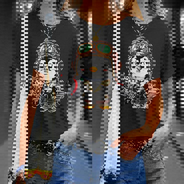 かわいい空飛ぶペンギン パイロット ヘルメット 飛行機 航空機 航空機 Tシャツ 彼女への贈り物