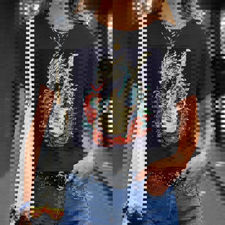 このドラゴンギターステートメントでステージをライトアップ。 Tシャツ 彼女への贈り物