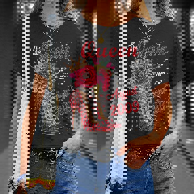 この女王は2009年8月に誕生しました。 Tシャツ 彼女への贈り物