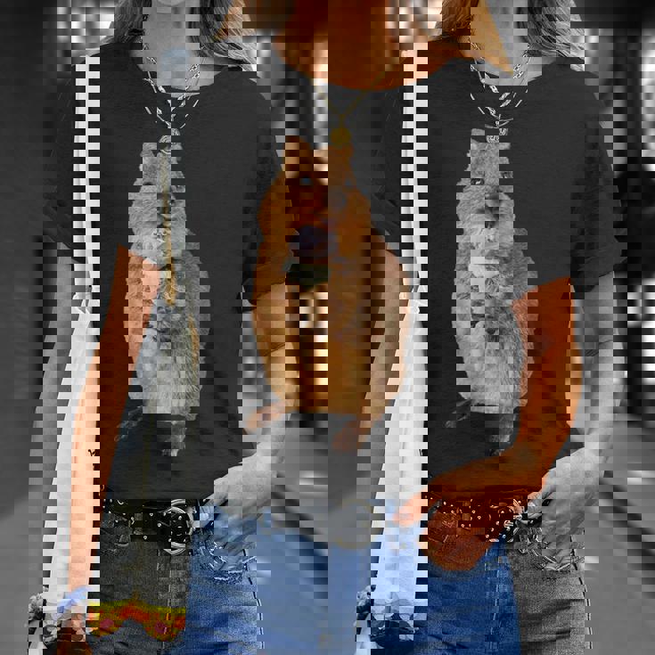 アイスクリームコーンを食べるカワイイクオッカ。 Tシャツ 彼女への贈り物