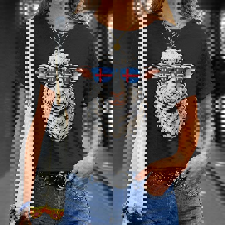 アイスランド土産 アイスランド製品 ハイキング おもしろ羊 Tシャツ 彼女への贈り物