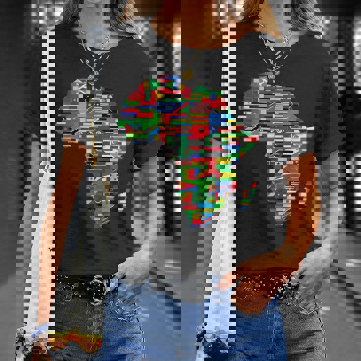 アフリカの地図-アフリカの国の旗の贈り物が付いているアフリカの地図 Tシャツ 彼女への贈り物