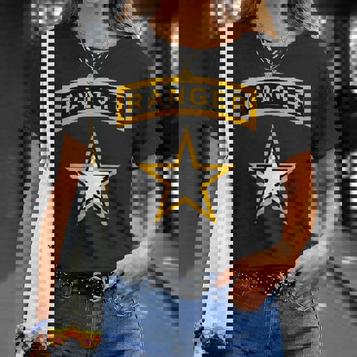 アメリカ合衆国陸軍レンジャータブとスターミリタリー。 Tシャツ 彼女への贈り物