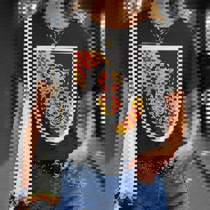 アメリカ陸軍第5特殊部隊グループ ベレー帽 閃光と紋章 Tシャツ 彼女への贈り物