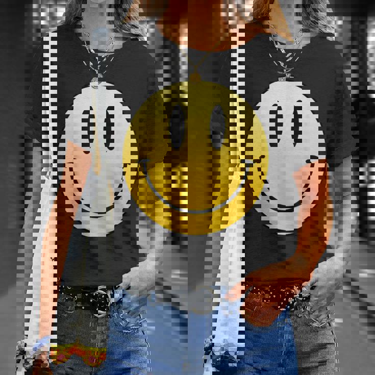 イエロー スマイル ハッピー ピース スマイル フェイス かわいい ユーモア すごい Tシャツ 彼女への贈り物