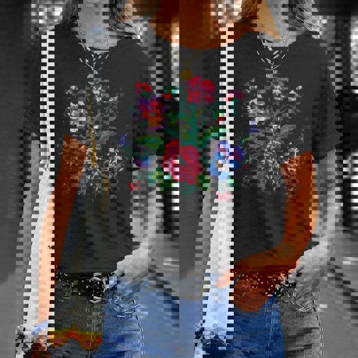 ウクライナの国民服ウクライナの刺繍の花 Tシャツ 彼女への贈り物