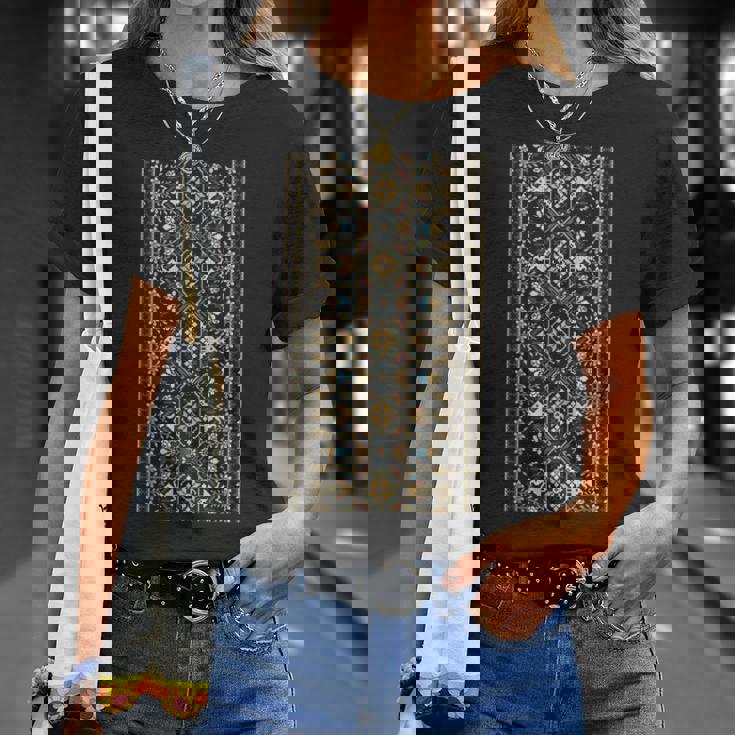 ウクライナ刺繍vyshyvanka エスニック Tシャツ 彼女への贈り物