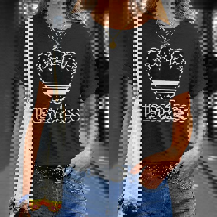 ウソデス Usodes かわうそです。《ブラック 黒》コツメ【変なデザイン屋さん】スポーツ ブランド パロディ 面白い Tシャツ 彼女への贈り物