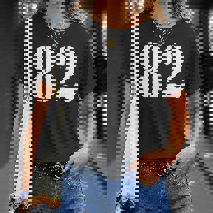 エイティツー 数字 82 ナンバー Tシャツ 彼女への贈り物