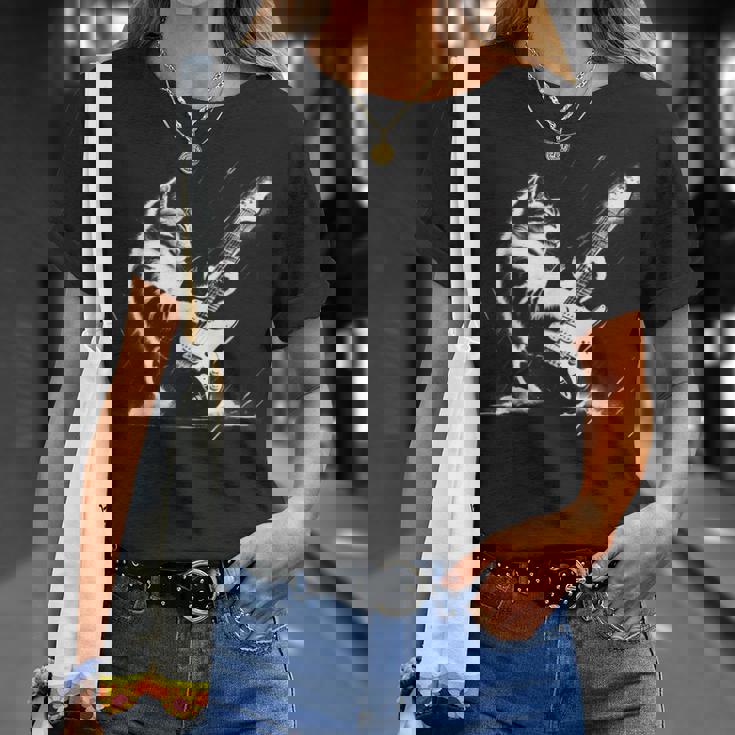 エレキギターで遊ぶ面白いギター猫 Tシャツ 彼女への贈り物