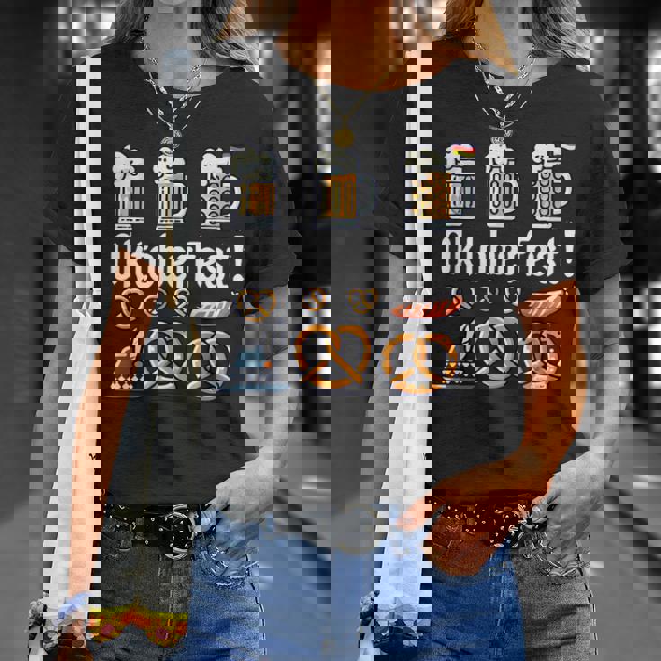 オクトーバーフェストをモチーフにしたビールジョッキ、ヴィースンのプレッツェル Tシャツ 彼女への贈り物