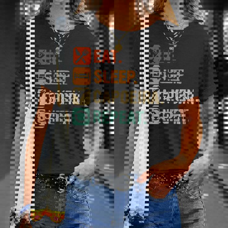 カポエイラ 格闘技 ダンス 武道 Tシャツ 彼女への贈り物