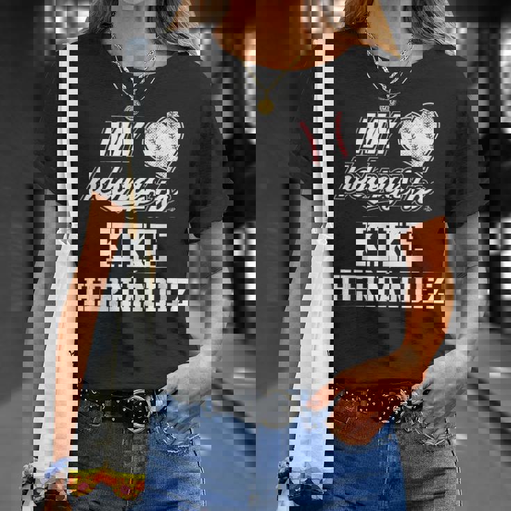 キケ・ヘルナンデスのゲームデー Tシャツ 彼女への贈り物