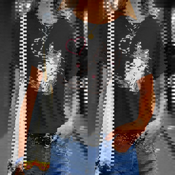 キジ白猫ぐっすり眠る猫ちゃん 猫好き Tシャツ 彼女への贈り物