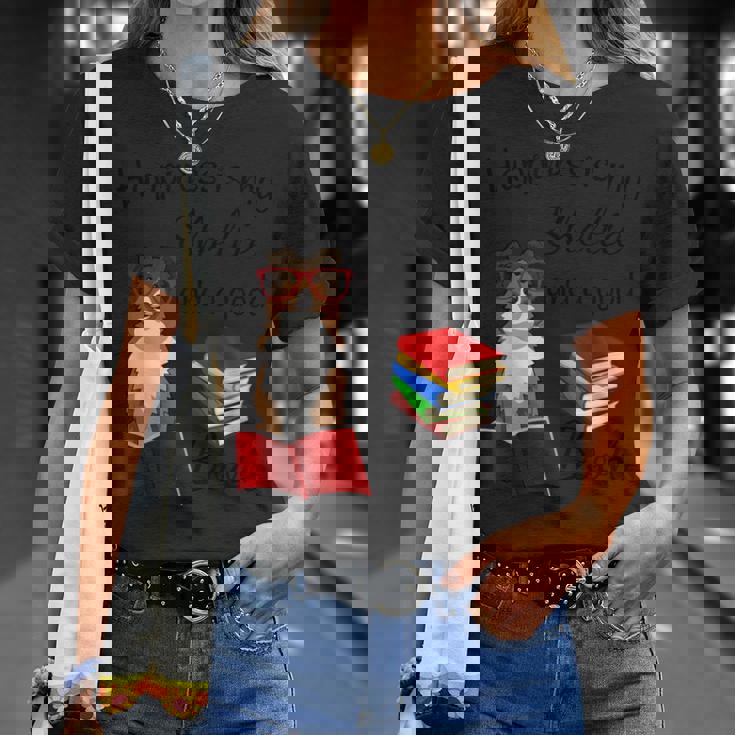 キュート・ハピネス・イズ・シェルティー・アンド・ブックス・シェルティー・マム Tシャツ 彼女への贈り物