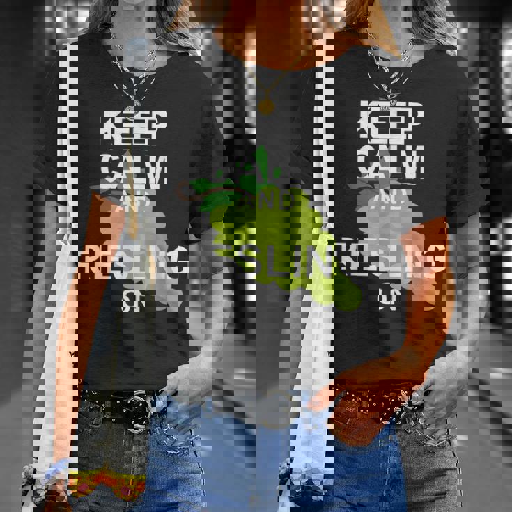 キープ・カームとリースリング・オン・ワイン Tシャツ 彼女への贈り物