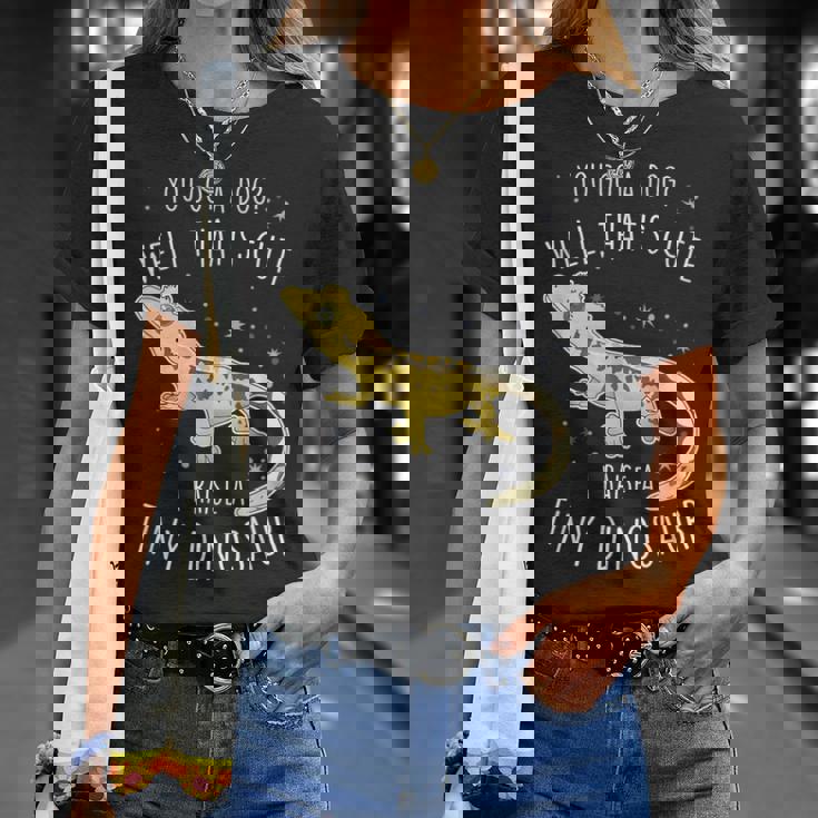 クレステッドゲッコ 小さな恐竜 トカゲ 爬虫類 ペット ハーレクイン Tシャツ 彼女への贈り物