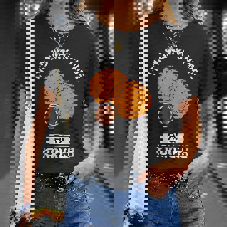 コロッケ 食好き、いつもコロッケを食べる時間だ Tシャツ 彼女への贈り物