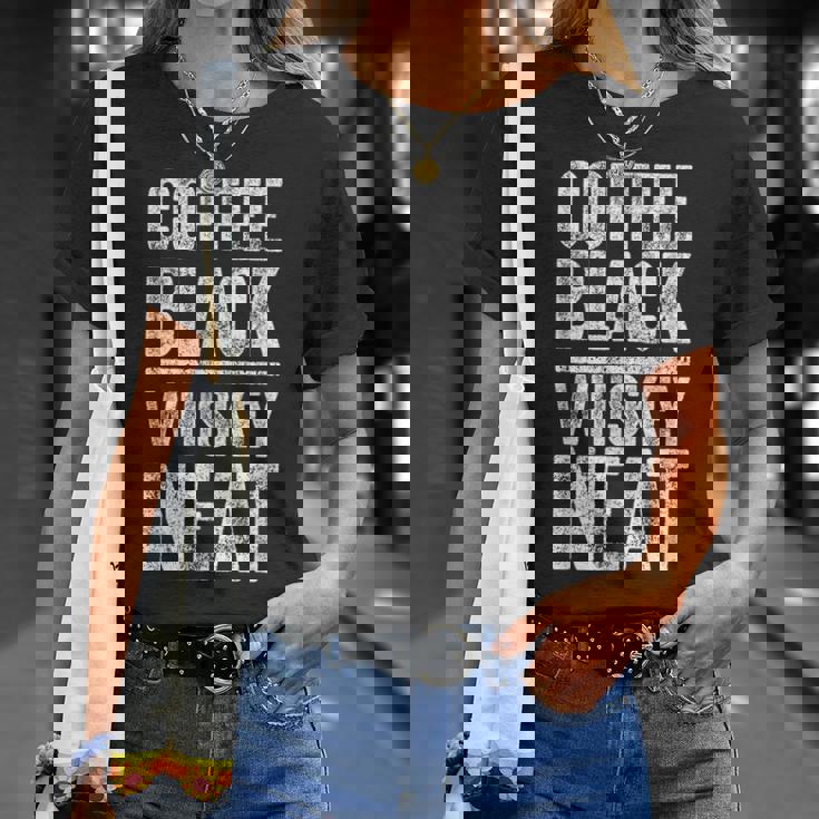 コーヒー ブラック ウイスキー きちんとしたシャツ 面白い バーボン ウイスキー スコッチ Tシャツ 彼女への贈り物