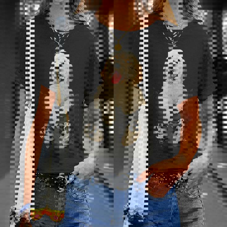 ゴールデンレトリバー ポケットに入った子犬 Tシャツ 彼女への贈り物