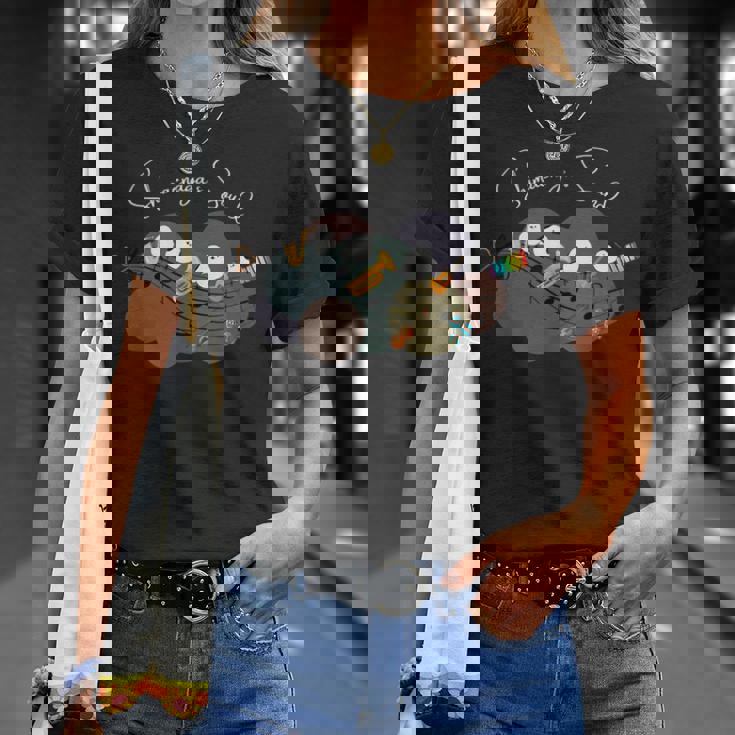 シマエナガ 楽器 トランペット サックス バイオリン ギター 音符 仲良し 可愛い 音楽好き Tシャツ 彼女への贈り物