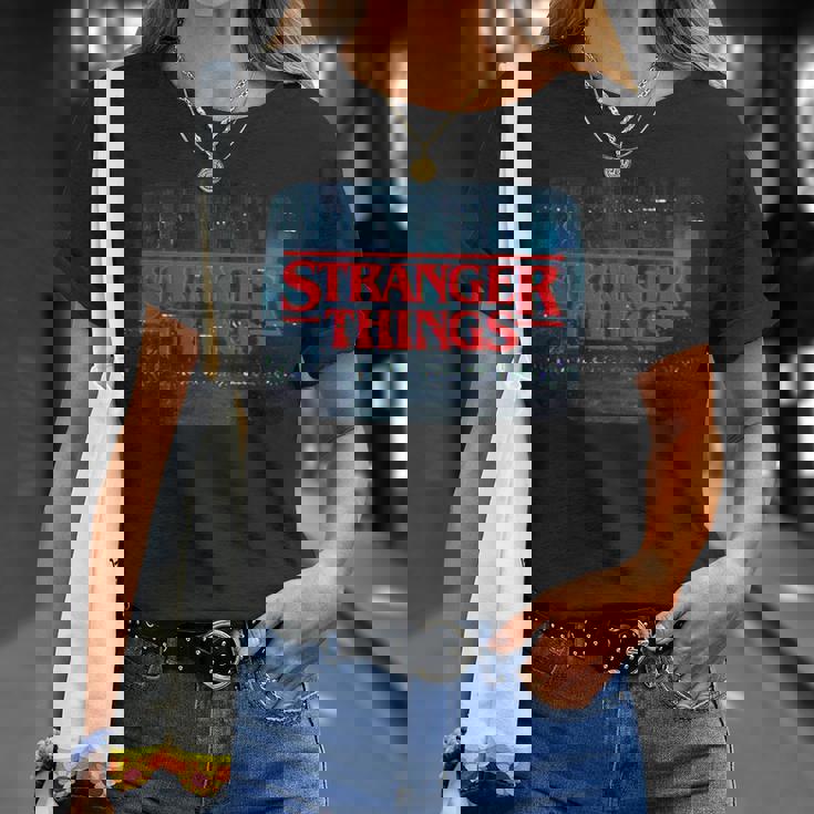 ストレンジャー・シングス ロゴ テレビ画面 ファン 記念品 Tシャツ 彼女への贈り物