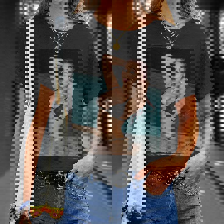 セクシーガールグラフィックtシャツ プールでセクシーなアジアのピンナップガール Tシャツ 彼女への贈り物