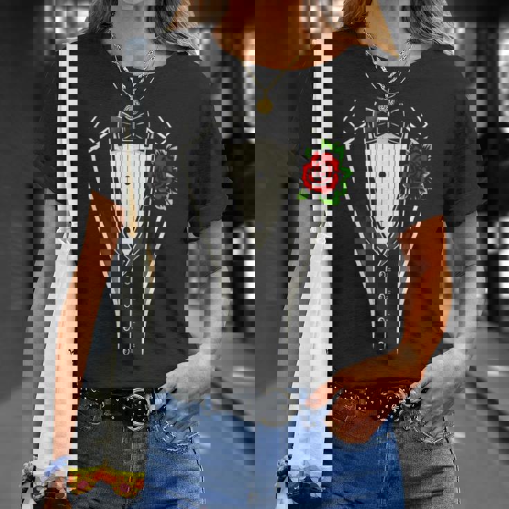 タキシード蝶ネクタイ、面白い紳士用タキシード。 Tシャツ 彼女への贈り物