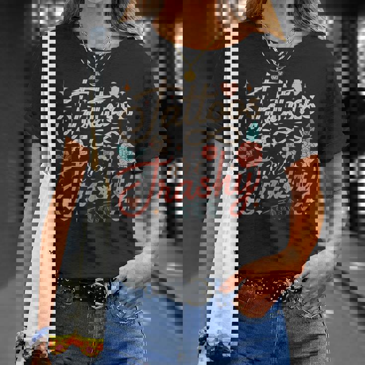 タトゥーはくだらないからダブルスタンダードなの Tシャツ 彼女への贈り物