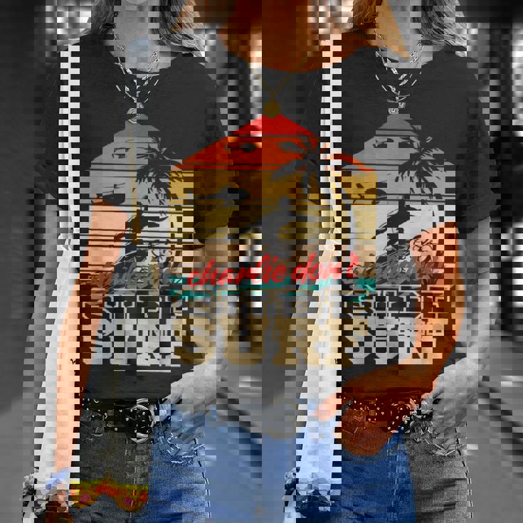 チャーリー・ドント・サーフィン・ミリタリー・ベトナム・サーフ Tシャツ 彼女への贈り物