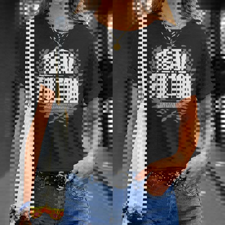 チームフルトンプラウドファミリーメンバーフルトン Tシャツ 彼女への贈り物