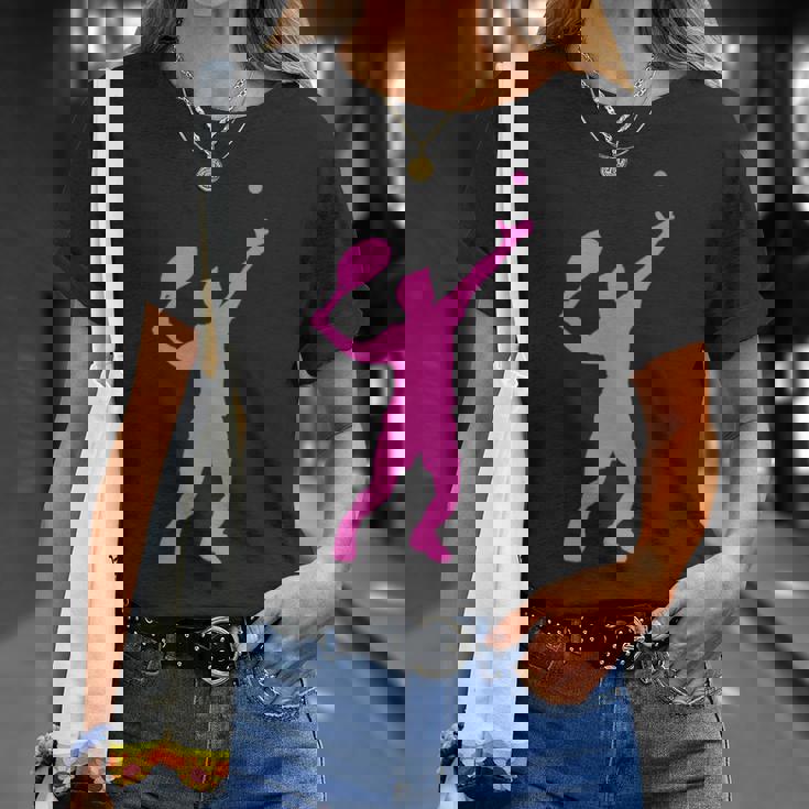 テニスにおけるエレガンスとパワー Tシャツ 彼女への贈り物