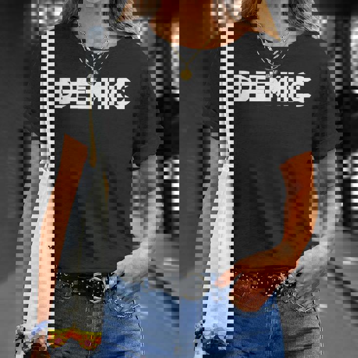 デミックボックスロゴ Tシャツ 彼女への贈り物