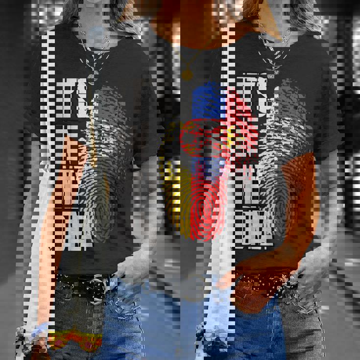 ドイツとセルビアのdna遺産フラグ Tシャツ 彼女への贈り物