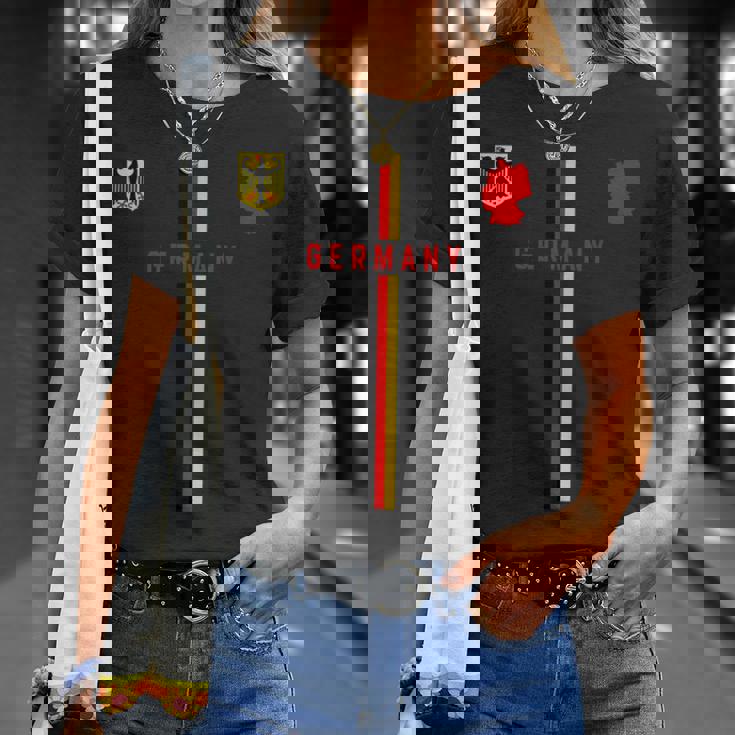 ドイツ国旗、ドイツのシルエットマップ、紋章 Tシャツ 彼女への贈り物