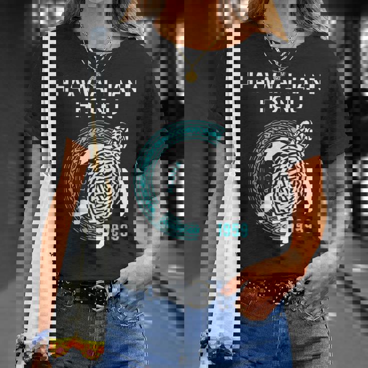ハワイアン ホヌ ポリネシア トライバル ウミガメ ハワイ エスト 1959 Tシャツ 彼女への贈り物