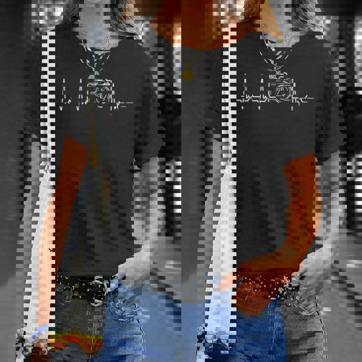 ハートビート カメラマン 写真 写真好き カメラ好き 風景写真 人物写真 趣味 心電図 Tシャツ 彼女への贈り物